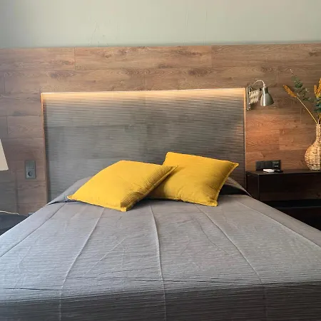 Lost & Found - & בית הארחה