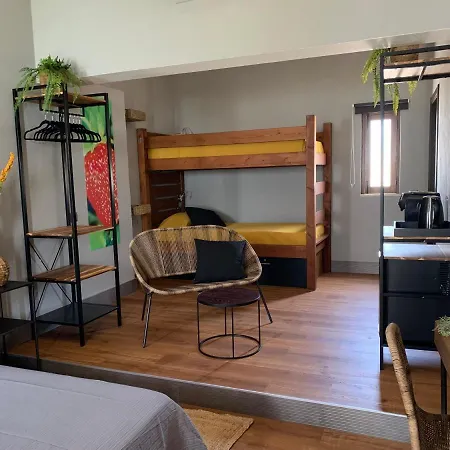 בית הארחה Lost & Found - & 3*