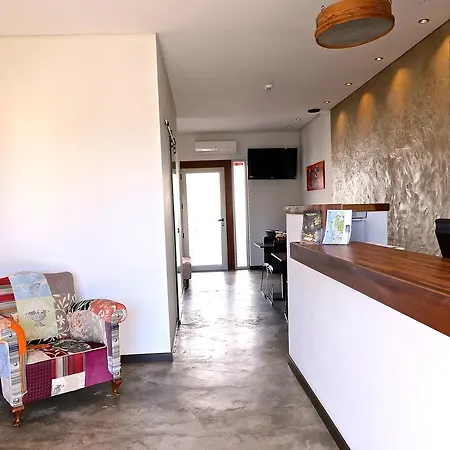 Lost & Found - & בית הארחה