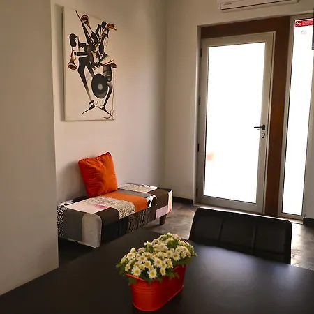 Lost & Found - & ゲストハウス 3*