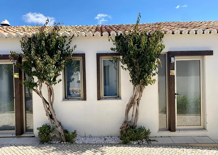 Pensión Lost & Found - & 3*