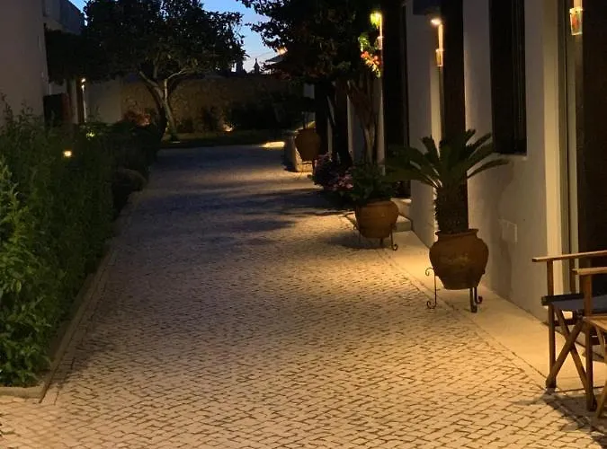 Lost & Found - & Pensión 3*