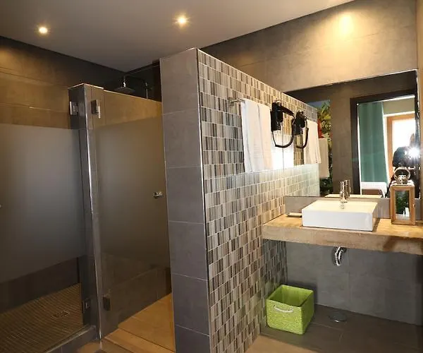 Lost & Found - & Pensión